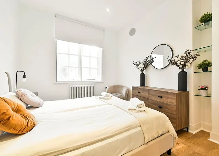 Wonderful Fitzrovia 3 Bed Apartment